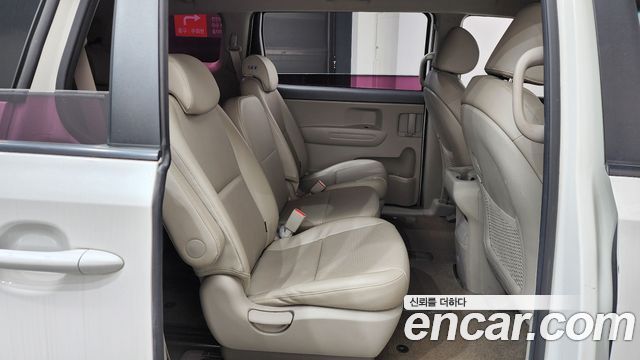 Kia Canival 2016 — photo 17