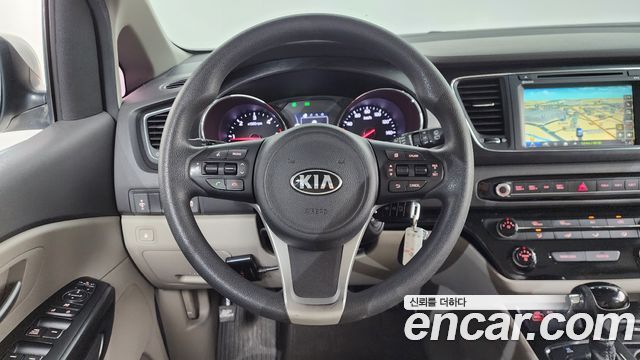 Kia Canival 2016 — photo 18