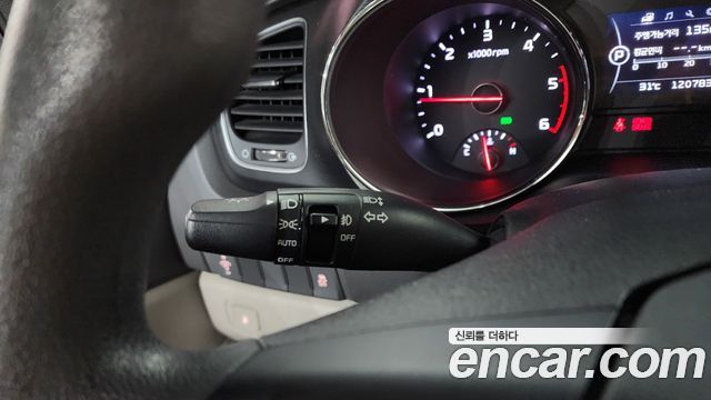 Kia Canival 2016 — photo 21