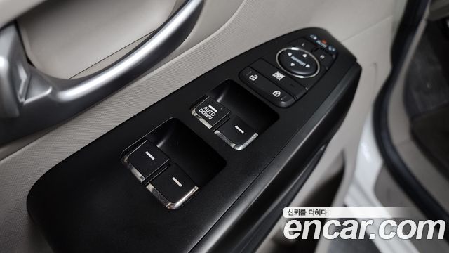 Kia Canival 2016 — photo 24