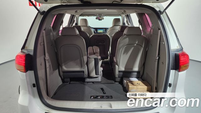 Kia Canival 2016 — photo 26