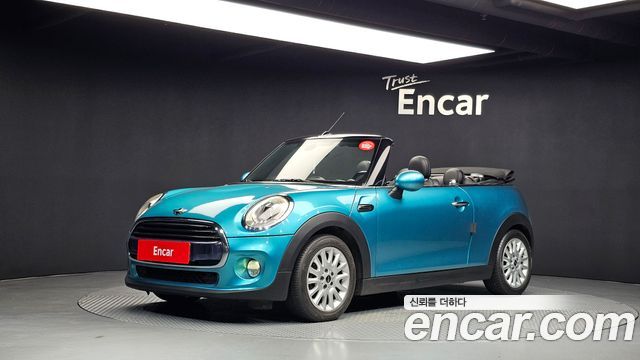 Mini Cooper Convertible 2016 — photo 1