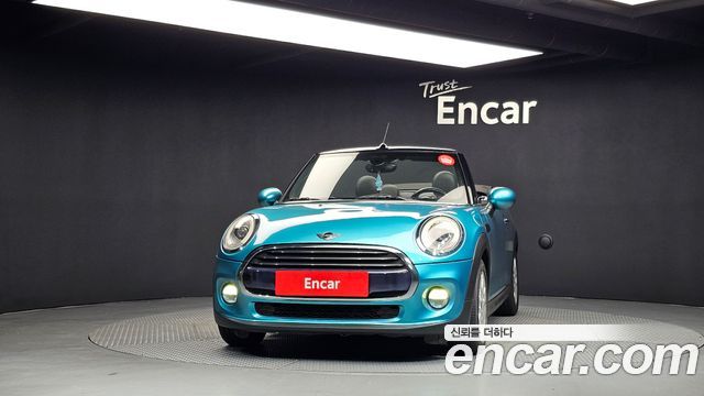 Mini Cooper Convertible 2016 — photo 3