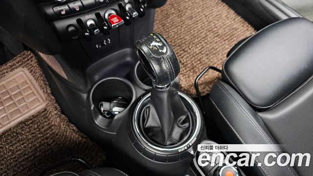Mini Cooper Convertible 2016 — photo 9