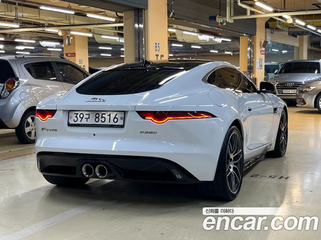 Jaguar F-TYPE 2019 — photo 8