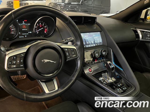 Jaguar F-TYPE 2019 — photo 12