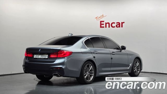 BMW 5-Series 2018 — photo 2