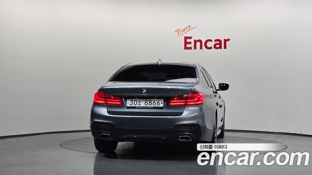 BMW 5-Series 2018 — photo 4