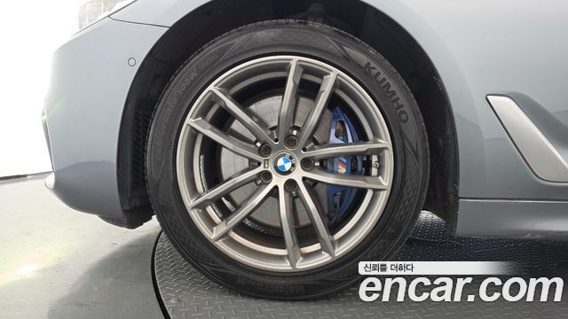 BMW 5-Series 2018 — photo 5