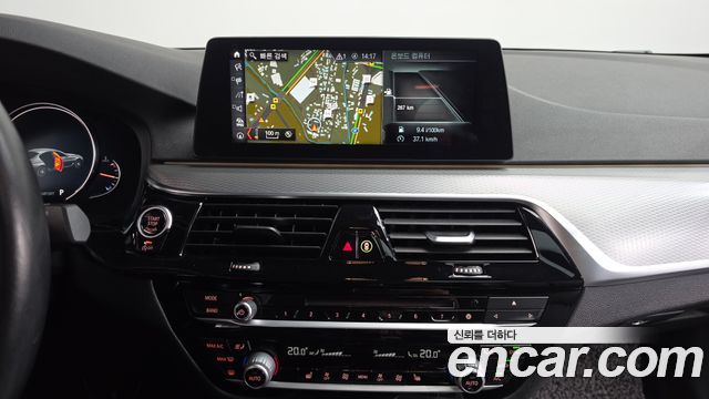 BMW 5-Series 2018 — photo 19