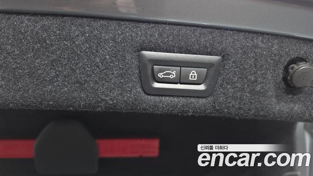 BMW 5-Series 2018 — photo 24