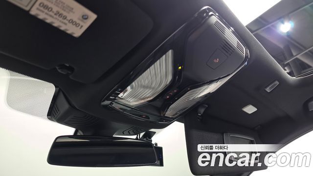 BMW 5-Series 2018 — photo 26