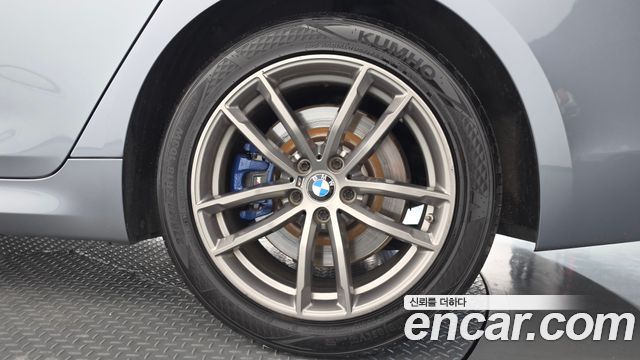 BMW 5-Series 2018 — photo 7