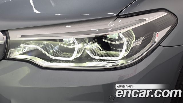 BMW 5-Series 2018 — photo 8