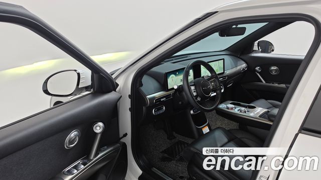 Genesis GV60 2022 — photo 13