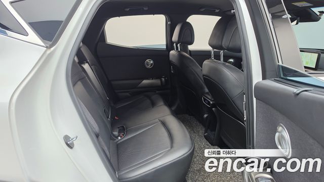 Genesis GV60 2022 — photo 17