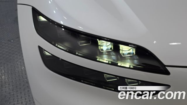 Genesis GV60 2022 — photo 8