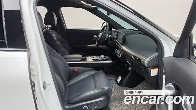 Genesis GV60 2022 — photo 16