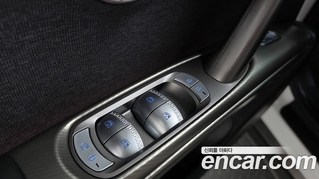 Genesis GV60 2022 — photo 28