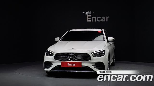 Mercedes-Benz E-Class 2023 — photo 3
