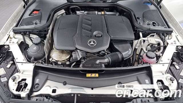 Mercedes-Benz E-Class 2023 — photo 6