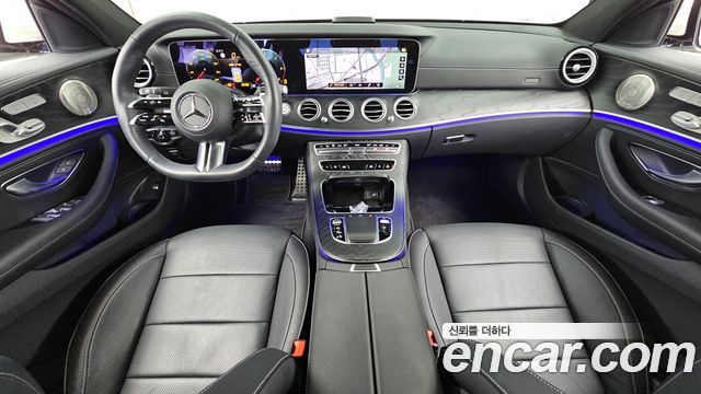 Mercedes-Benz E-Class 2023 — photo 10