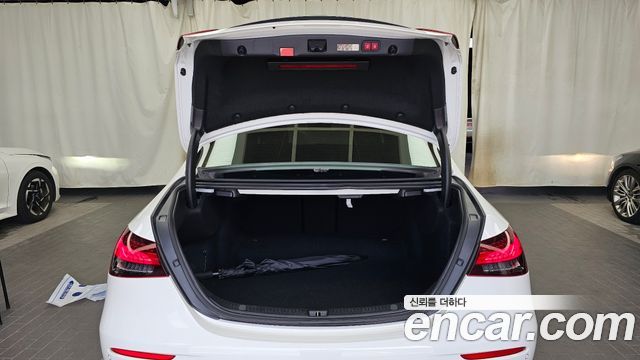 Mercedes-Benz E-Class 2023 — photo 26