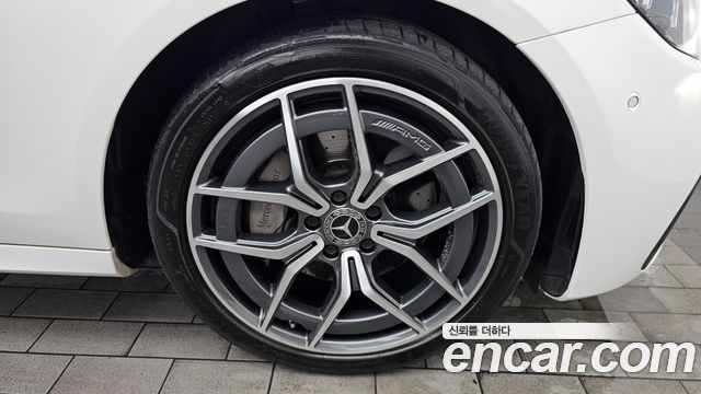 Mercedes-Benz E-Class 2023 — photo 7