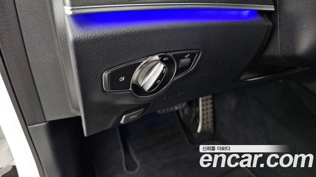 Mercedes-Benz E-Class 2023 — photo 29