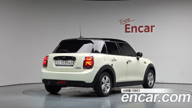 Mini Cooper 2021 — photo 2