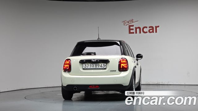 Mini Cooper 2021 — photo 4