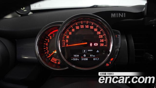 Mini Cooper 2021 — photo 11