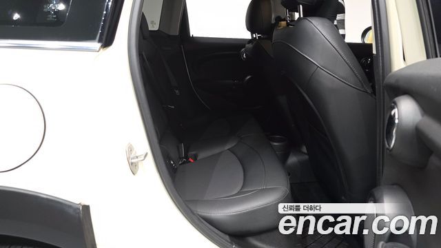 Mini Cooper 2021 — photo 17