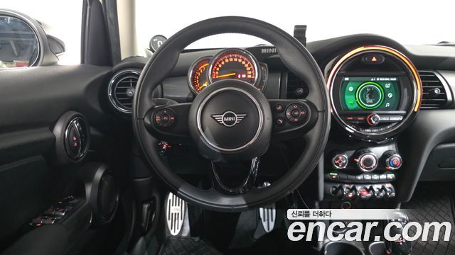 Mini Cooper 2021 — photo 19