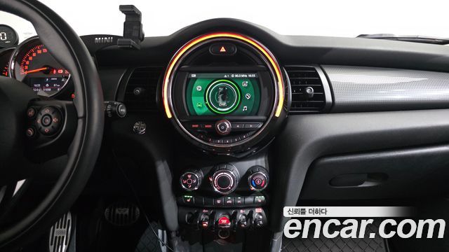 Mini Cooper 2021 — photo 20