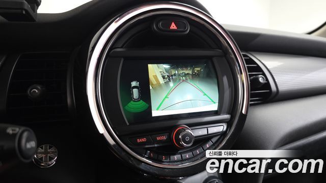 Mini Cooper 2021 — photo 21