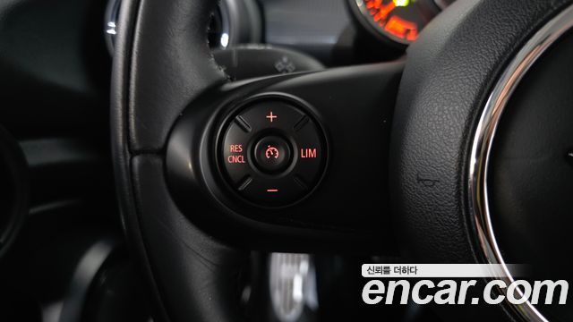 Mini Cooper 2021 — photo 24