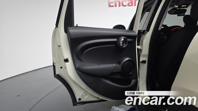 Mini Cooper 2021 — photo 15