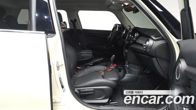 Mini Cooper 2021 — photo 16