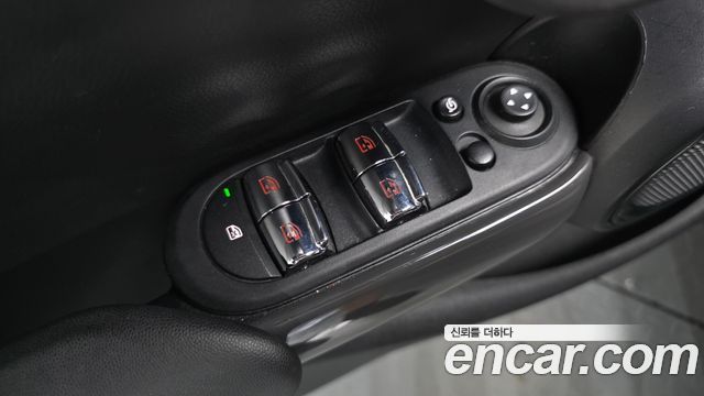 Mini Cooper 2021 — photo 28