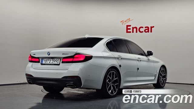 BMW 5-Series 2023 — photo 2