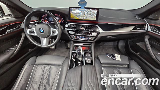 BMW 5-Series 2023 — photo 10
