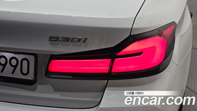 BMW 5-Series 2023 — photo 9