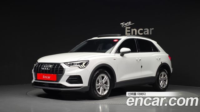 Audi Q3 2020 — photo 1