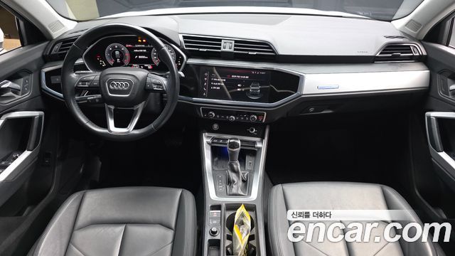 Audi Q3 2020 — photo 10
