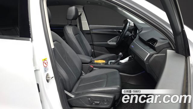 Audi Q3 2020 — photo 17