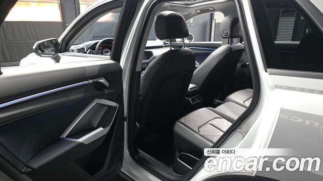 Audi Q3 2020 — photo 16