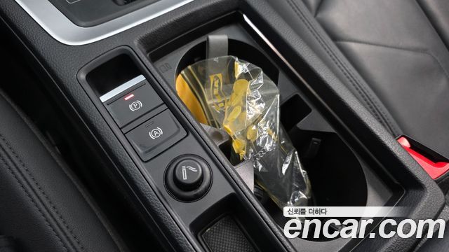 Audi Q3 2020 — photo 27
