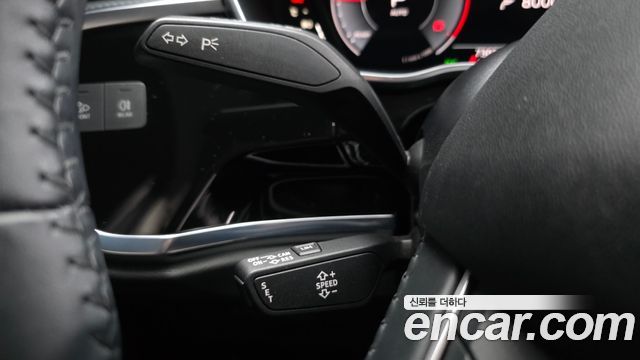 Audi Q3 2020 — photo 28