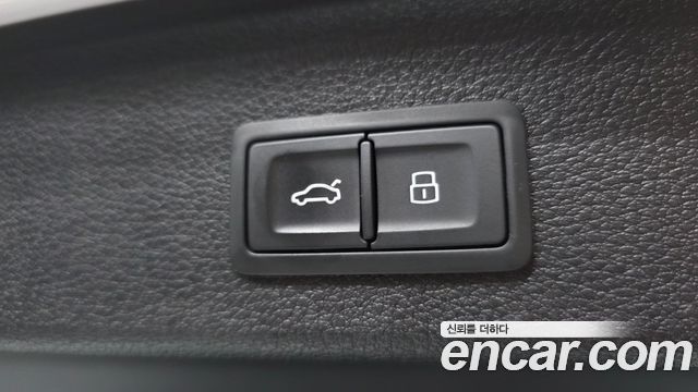 Audi Q3 2020 — photo 29
